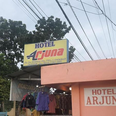 Hotel Arjuna Baturaja  Экстерьер фото