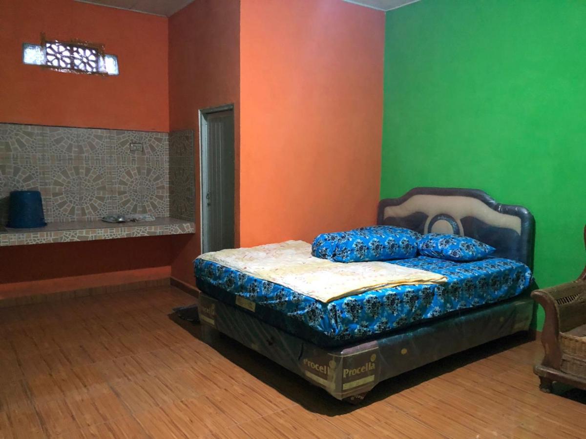 Hotel Arjuna Baturaja  Экстерьер фото